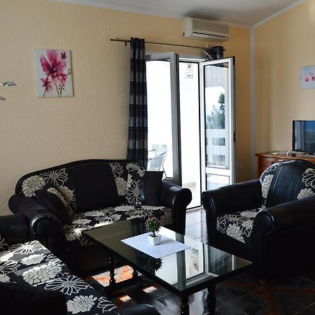 Apartment Sunny Bar Bagian luar foto