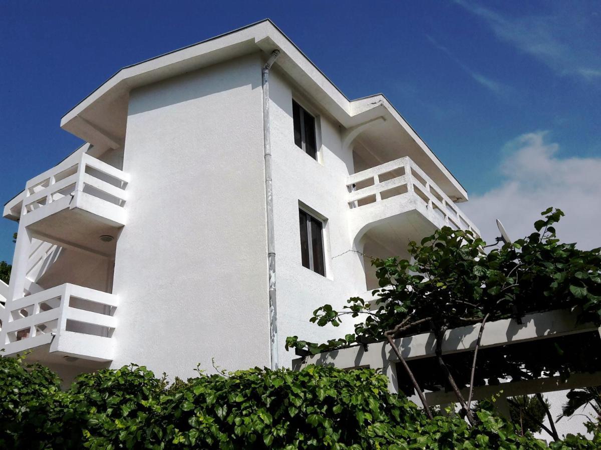 Apartment Sunny Bar Bagian luar foto