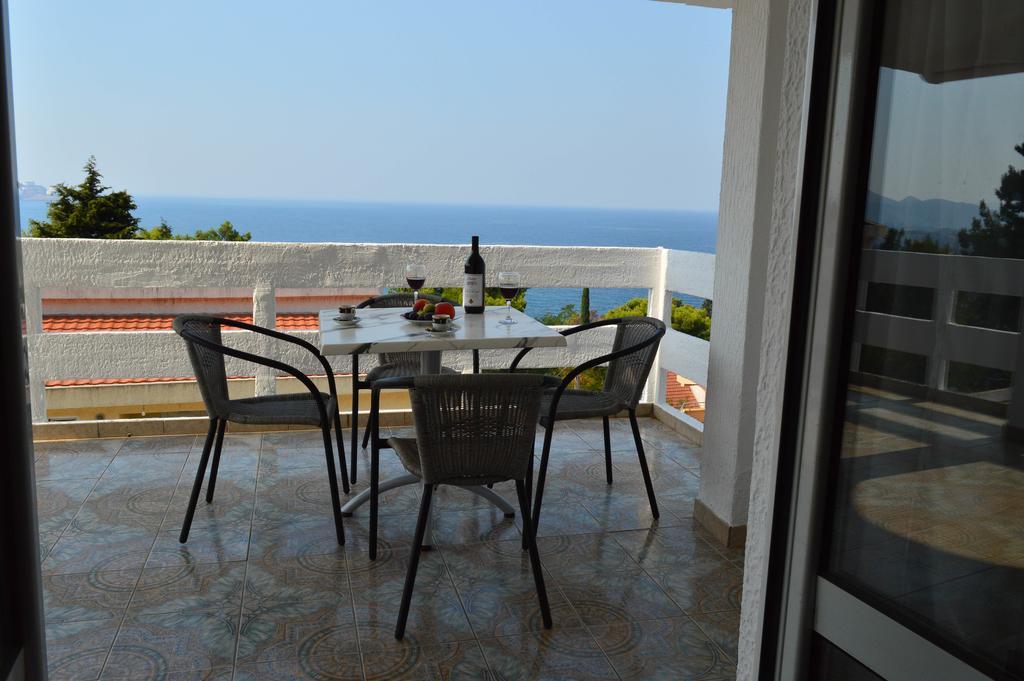Apartment Sunny Bar Bagian luar foto