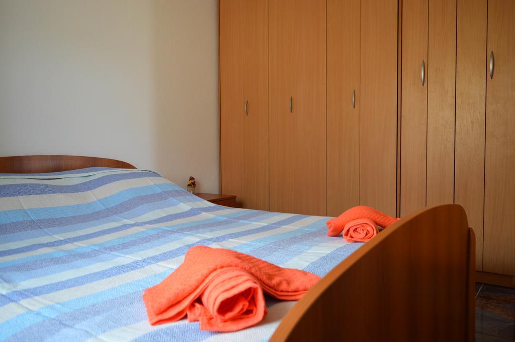 Apartment Sunny Bar Bagian luar foto