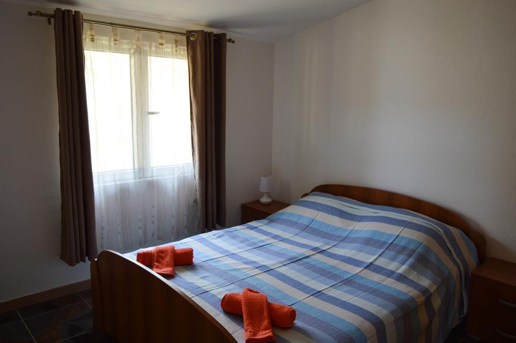 Apartment Sunny Bar Bagian luar foto
